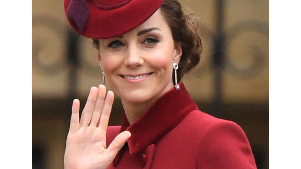 英国凯特王妃佩戴慕婉红宝闪钻耳环 庆典现场尽展优雅高贵的王室风范